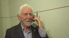 Mobilné telefóny používame už 50 rokov. Ich duchovný otec však na vynález zanevrel
