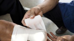 Mladá žena si dala amputovať končatiny, aby dostala bolestné