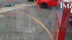 VIDEO: Hudobníka nahneval konkurent, tak ho prešiel autom!
