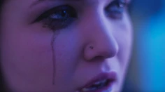 Nový emotívny klip Leony Šenkovej. Pieseň o kamarátke vás nenechá chladnými