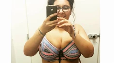 Povedali, že je príliš veľká na bikiny. Jej reakcia sa stala hitom