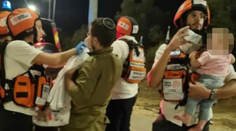 V dome zavraždeného mladého páru našli živé dvojičky. Rodičia ich stihli ukryť pred besnením Hamasu