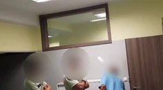 Urológovi, ktorý slúžil opitý, hrozí rok vo väzení