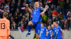 Postupové oslavy sú tu. Slováci v gólových hodoch zdolali Island a prebojovali sa na EURO