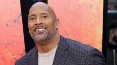 The Rock sa stal tretíkrát otcom. Maličká je rozkošná
