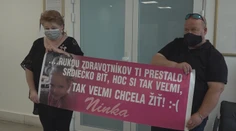 Rodičia sa roky súdili s nemocnicou za smrť dcérky. Až dnes im dal súd za pravdu a priznal odškodné