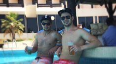 Tatar vymenil hokejku za loptu a pivo
