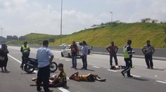 VIDEO: Do skupiny paracyklistov narazila dodávka. Utrpeli viacnásobné zlomeniny