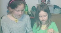 Elišku (9) a Moniku (6) už našli. Sestry išli na ihrisko a zmizli