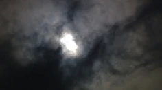 Minulý rok sme sa roztápali, teraz pomaly mrzneme. Zažijeme opäť tropické noci?