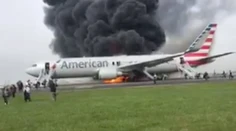 Na letisku v Chicagu evakuovali horiaci boeing. Zranilo sa 21 ľudí