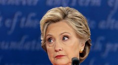 Riaditeľ FBI ohlásil ďalšie preverovanie Clintonovej e-mailov