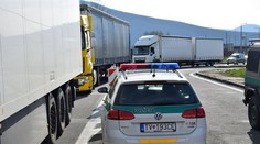 Pre kamióny zatvorili hranice s Rakúskom, Poľskom, Maďarskom i Českom