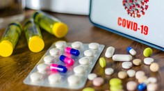 Farmaceuti v Komárne si pripravujú nedostatkový liek proti COVID-19 sami