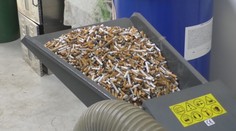 Stačil rok a vďaka fajčiarom mali milióny ohorkov. V Žiari nad Hronom z nich vyrobili nový asfalt