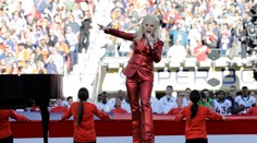 Mysleli ste si, že nevie spievať? Z hymny v podaní Lady Gaga budete mať husiu kožu