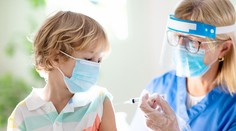 Odborníci vyzvali rodičov, aby dali zaočkovať svoje deti proti ochoreniu COVID-19