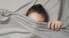 Profesor (40) z bratislavského gymnázia mal zneužívať troch študentov. Pozýval ich aj do bytu