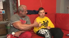 V chorom chlapcovi videl potenciál a dal mu nádej, ich pokrok "odmenili" odobratím dôchodku