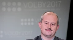 Marian Kotleba výsledky akceptuje, tvrdí, že to bol neférový boj