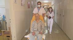 Zákaz návštev v nemocniciach odrezal od blízkych veľa ľudí. V Trebišove to vyriešili takto