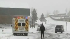 Tínedžer sa podpálil priamo v škole