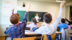 Zlá akustika v triede môže priamo ovplyvniť výkony detí. Odborník vysvetľuje, ako tomu predísť