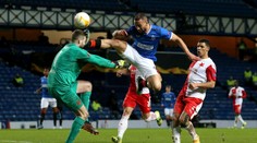 Kemar Roofe spoznal definitívny trest za brutálny kop do hlavy brankára Slavie