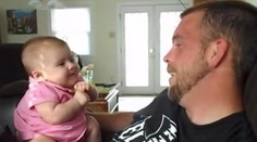 Malý génius? Dvojmesačné bábätko povie otcovi „Milujem ťa“