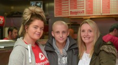 Najmladšia víťazka Euromiliónov minula peniaze na plastiky. Takto vyzerá teraz