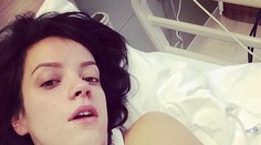 Otrávená! Prvá FOTO speváčky Lily Allen z nemocnice