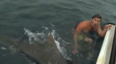 Od smrti ho delilo pár centimetrov: Stretnutie muža a žraloka tigrovaného