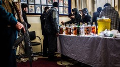 VIDEO: Taliban sa pochválil „hriešnym“ úlovkom. Sklad plný alkoholu patrí českej ambasáde