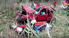 Muž, ktorý s autom padal do 300-metrovej rokliny, mal obrovské šťastie. Podľa odborníka zavážila táto vec