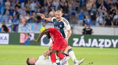 Kucka sa ospravedlnil za uhryznutie. Súper ho vraj predtým doškriabal do krvi