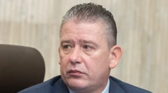 Hádka pokračuje. Nevedia sa zhodnúť, či mal Mikulec právo oboznamovať sa s utajovanými skutočnosťami