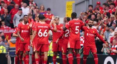 Londýnske derby ovládla Chelsea, zobudil sa i Tottenham. Liverpool na čele rebríčka predbehol City