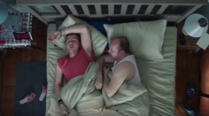 VIDEO: Toto sa stane, ak nepôjdete voliť. Rusov strašia, že si k sebe musia nasťahovať gaya