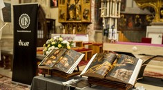 FOTO: Exkluzívna Biblia s dielom Majstra Pavla z Levoče