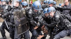 Vo Francúzsku počas protestov zadržali desiatky ľudí