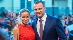 Gáborík zverejnil oficiálnu svadobnú fotku s manželkou. Nevesta bola prekrásna