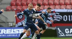 Slovan zdolal oslabenú Trnavu gólom v závere zápasu, Škrtel videl červenú kartu za faul na Weissa