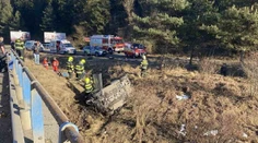 Nešťastie pri Kežmarku. Vodič narazil do svahu, zraneniam na mieste podľahol