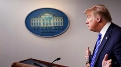 Trump, ktorý stále popiera porážku, sa nezúčastní na inaugurácii prezidenta. Ako to vidia politológovia?