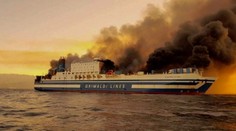 Po požiari trajektu pri Korfu zostáva 12 nezvestných