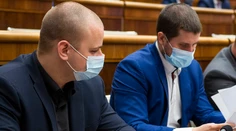 Pretestovanie poslancov: Kotlebovci, ktorí COVID-19 spochybňujú, majú najviac pozitívnych
