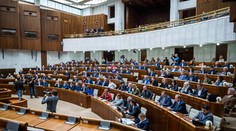 Exkluzívny prieskum: Republika predbehla SaS, vedú Hlas a Smer