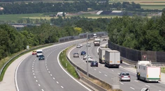 Veľké prosby boli vyslyšané. Susedná krajina Slovenska konečne zavedie jednodňovú diaľničnú známku