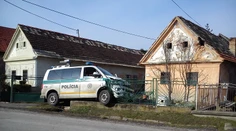 Naháňali cestného piráta. Skončili mimo cesty