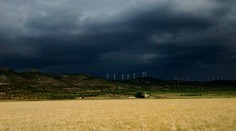 V dvoch krajoch večer a ráno počítajte s búrkami